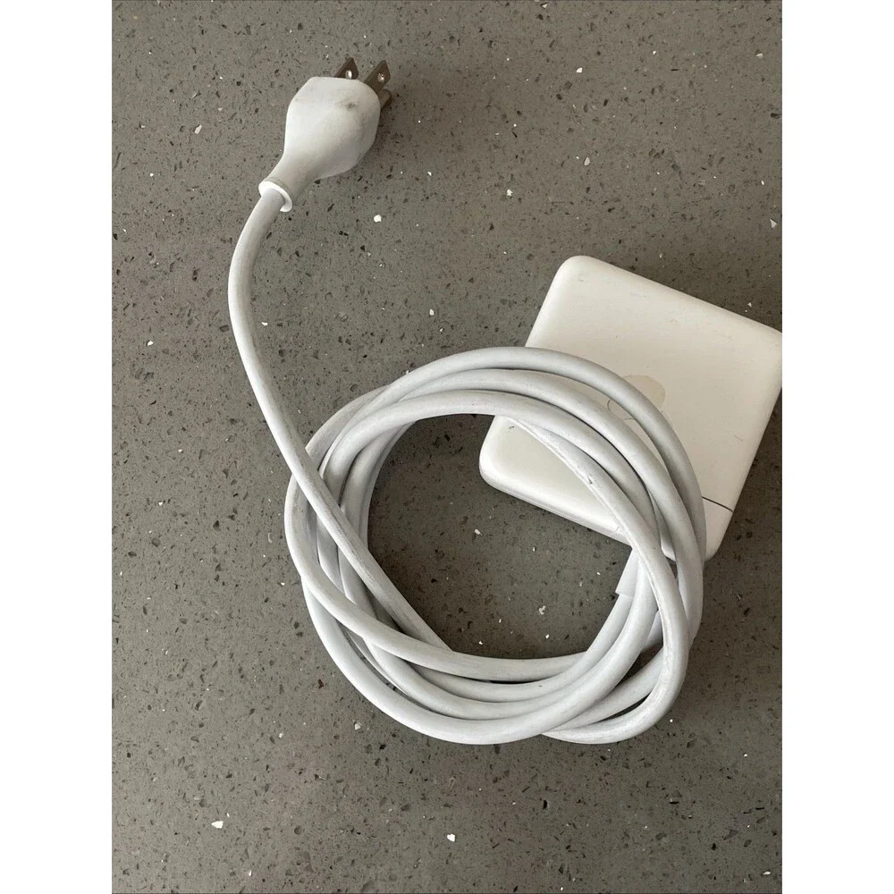 Genuine Apple A1947 61W USB-C Power Adapter Charger Power Brick w/ wall cord
